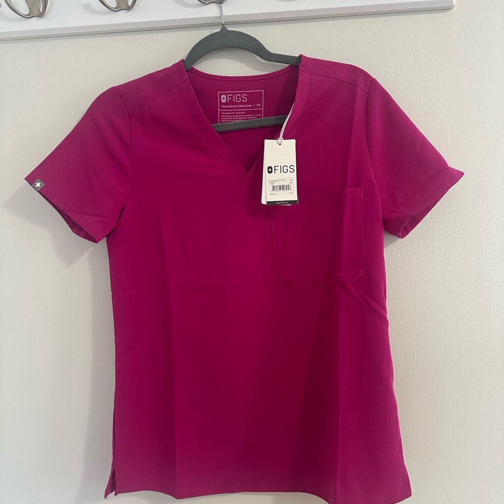 FIGS Short Sleeve V-Neck Scrub Top in Berry Pink